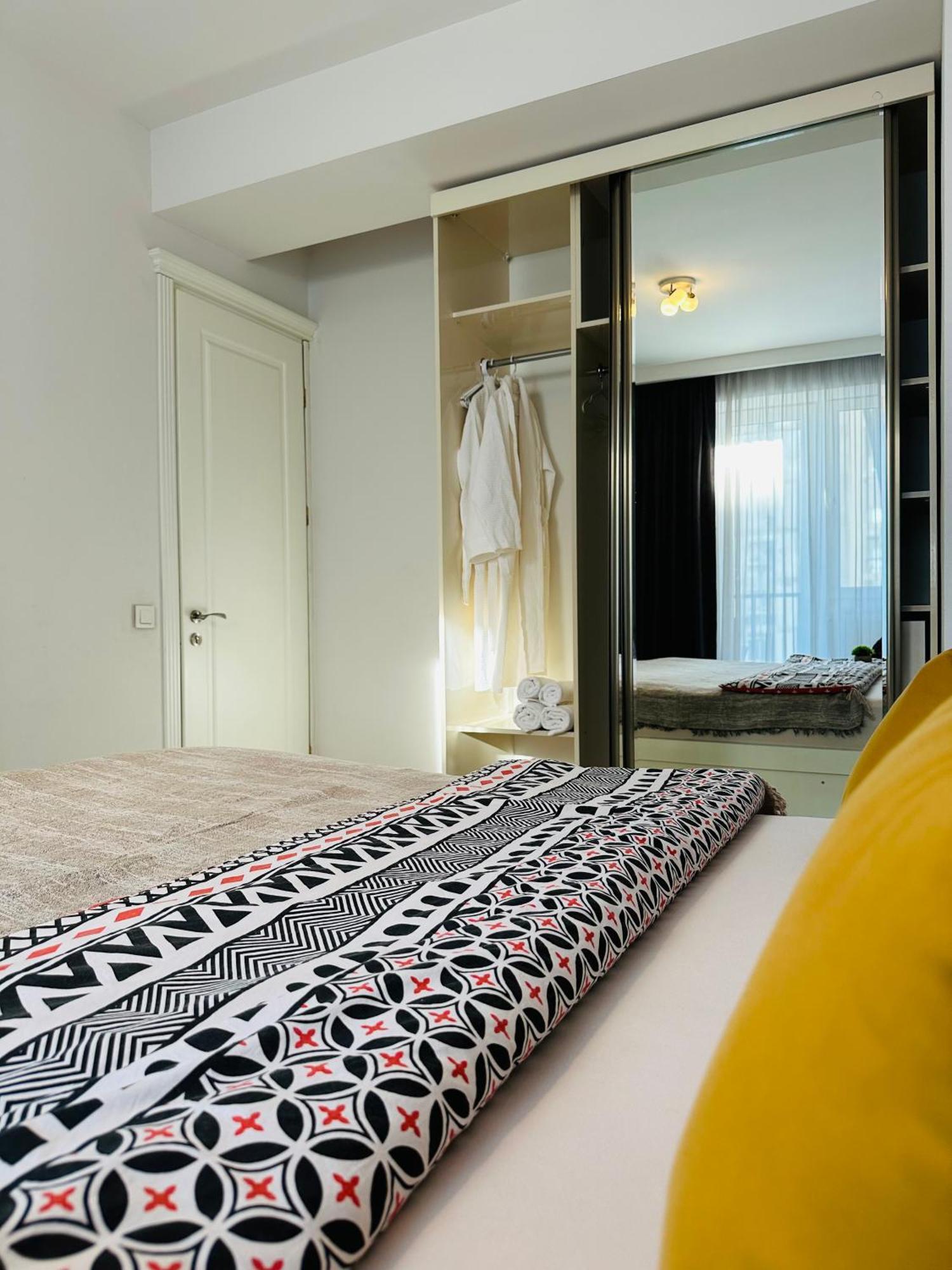 Twins Tower Apartamento Tbilisi Exterior foto